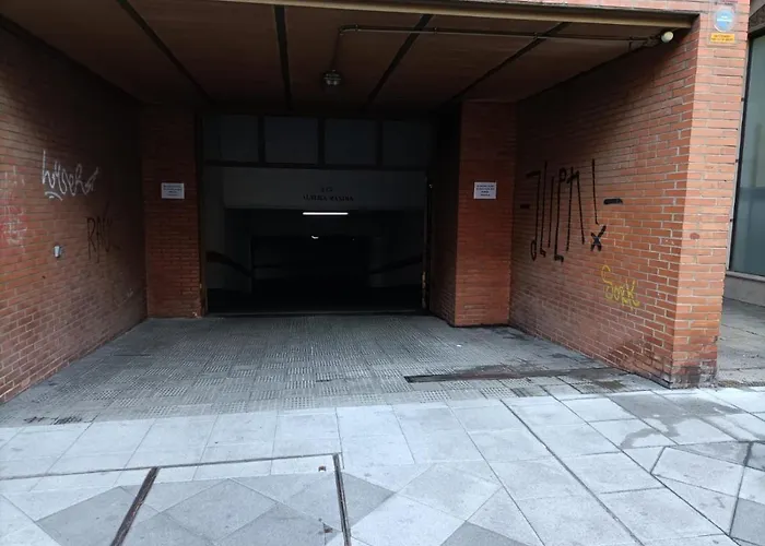 Apartamento Espacioso Frente Al Corte Ingles Con Plaza De Garaje Gratis - Vu75